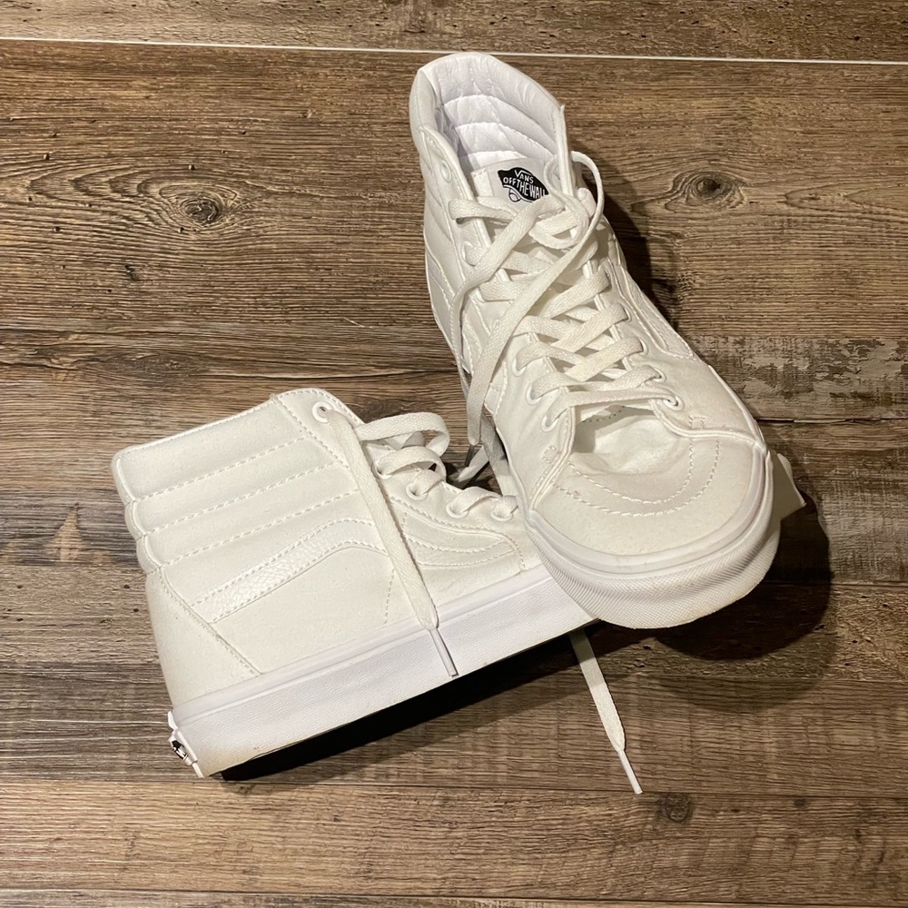 WHITE HIGH TOP VANS: MENS SIZE 10